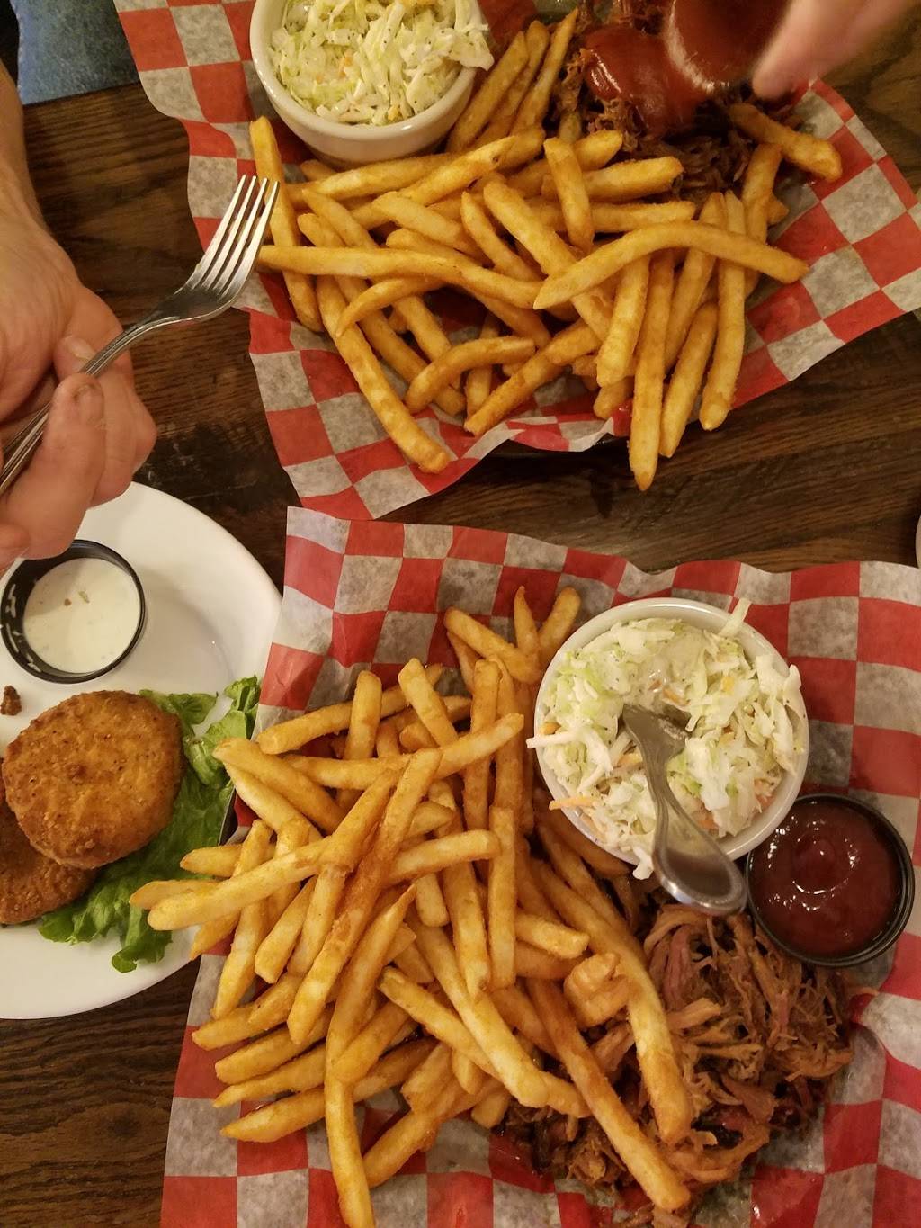 Mugsys Grubhouse | restaurant | 215 W Chicago Ave, Yale, OK 74085, USA | 9183874200 OR +1 918-387-4200