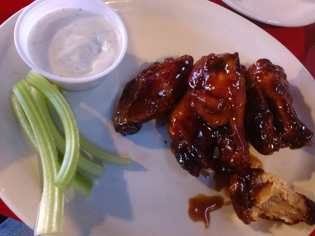 Randys Roadhouse | restaurant | 151 Batesville Shopping Village, Batesville, IN 47006, USA | 8129344900 OR +1 812-934-4900