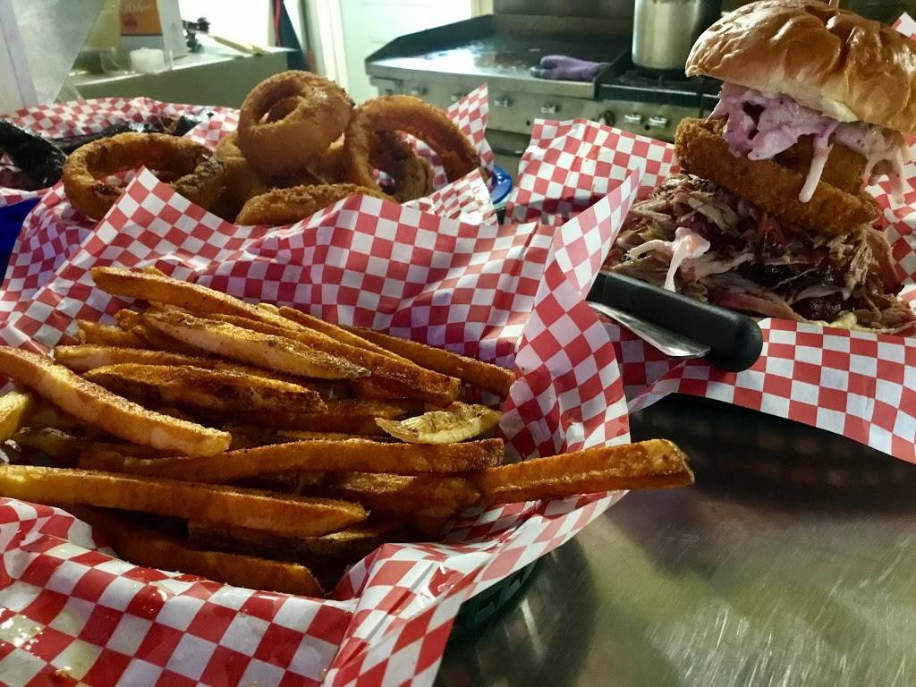 Around the Bend Bar-BQ | restaurant | 11201 N, MO-7, Climax Springs, MO 65324, USA | 5733472380 OR +1 573-347-2380