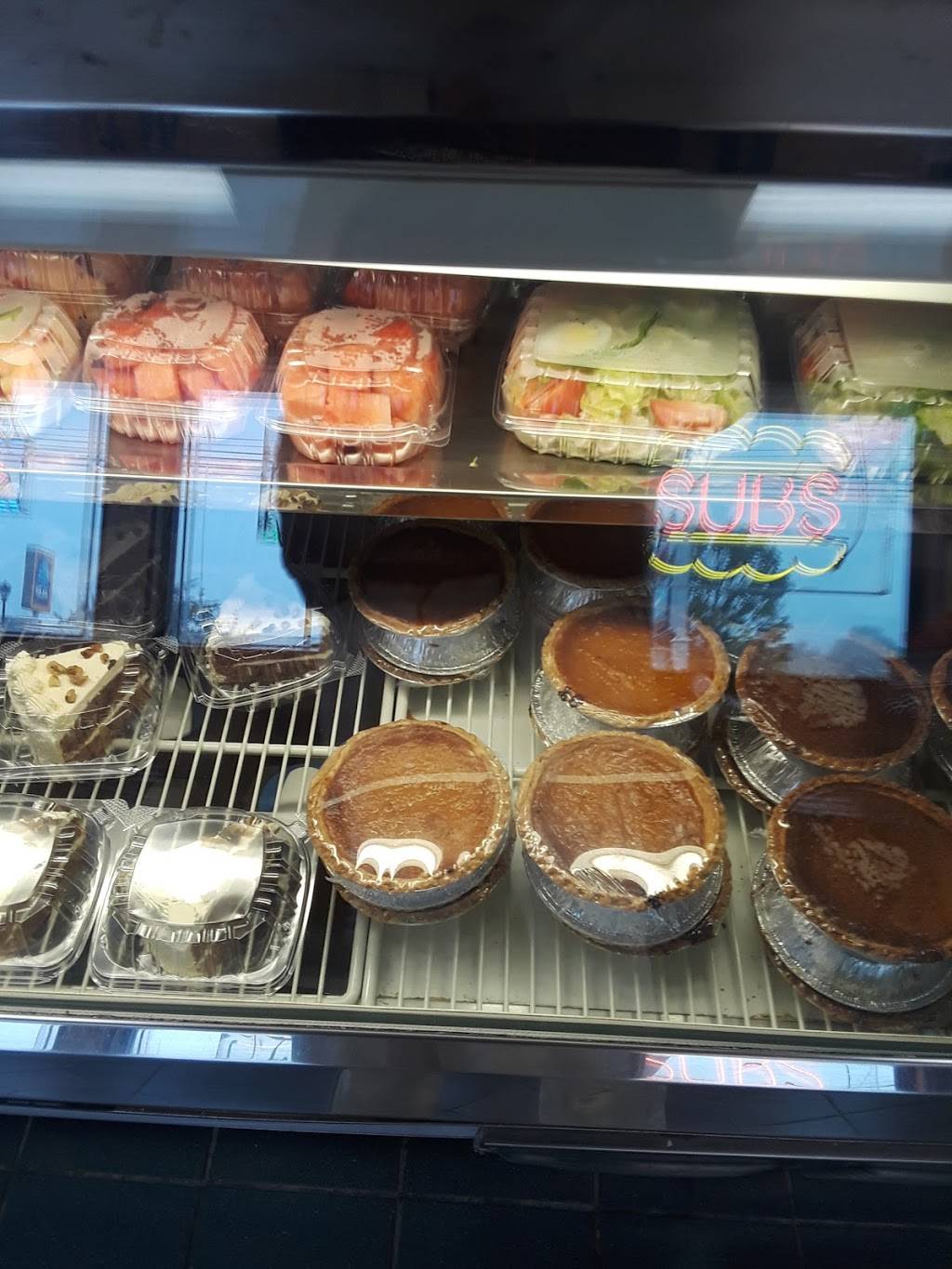 Chickn Trout | restaurant | 8619 Liberty Rd, Randallstown, MD 21133, USA | 4105216900 OR +1 410-521-6900