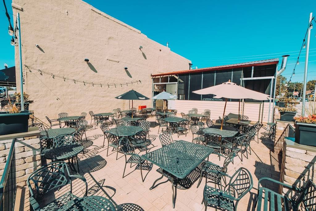 3Halves Brewing Co. | restaurant | 110 E Kansas St, Liberty, MO 64068, USA | 8164296886 OR +1 816-429-6886