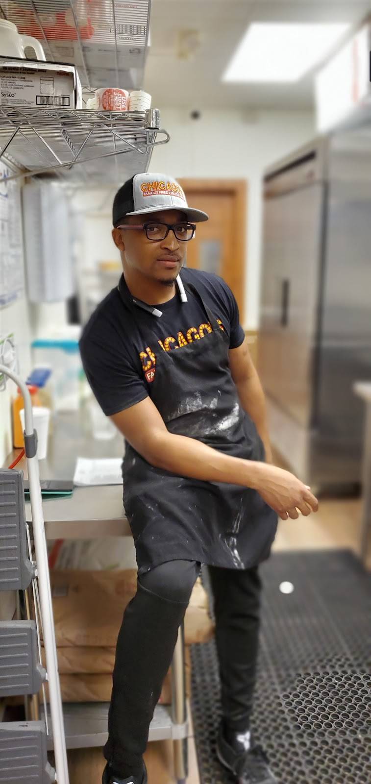 Chicagos Famous Fried Chicken & Fish | restaurant | 5588 North Fwy, Houston, TX 77076, USA | 8323892344 OR +1 832-389-2344