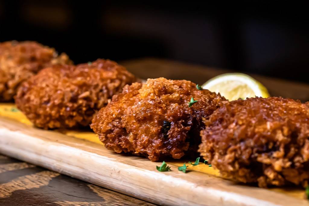 Ela Taverna Astoria | restaurant | 26-19 23rd Ave, Astoria, NY 11105, USA | 7182556236 OR +1 718-255-6236