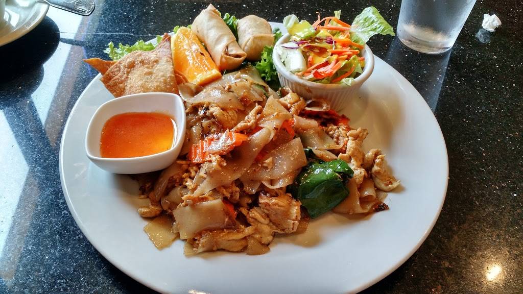 Issara Thai | restaurant | 2558 Laning Rd, San Diego, CA 92106, USA | 6199558500 OR +1 619-955-8500
