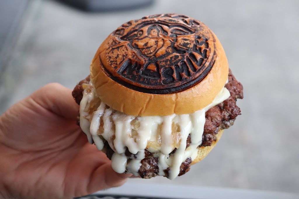 Burgers N Smiles | restaurant | inside Red Maple Cafe, 173 N Maple St, Burbank, CA 91505, USA | 8188604115 OR +1 818-860-4115