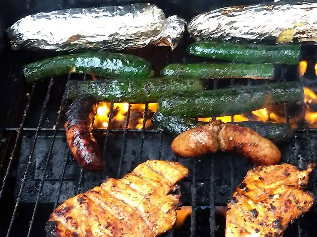 Famous Daves Bar-B-Que | restaurant | 27500 W Lugonia Ave, Redlands, CA 92374, USA | 9097924151 OR +1 909-792-4151