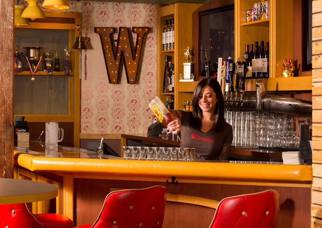 Woodies Flat | restaurant | 1535 N Wells St, Chicago, IL 60610, USA | 3126430093 OR +1 312-643-0093