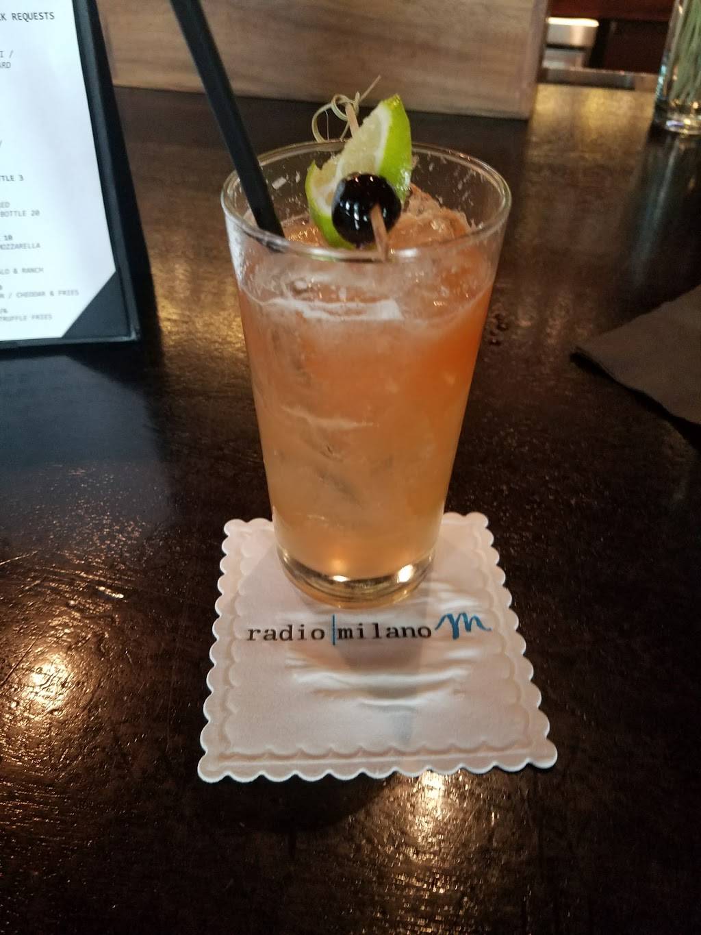 Radio Milano | restaurant | 800 Sorella Ct, Houston, TX 77024, USA | 7138273545 OR +1 713-827-3545