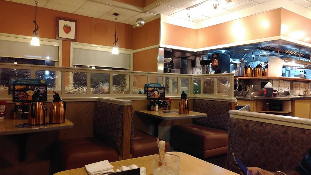IHOP | restaurant | 610 Cedar Ln, Teaneck, NJ 07666, USA | 2018366500 OR +1 201-836-6500