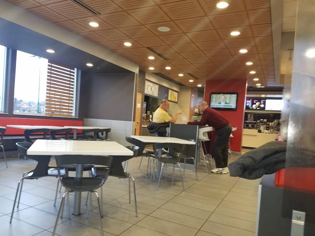 McDonalds | cafe | 1420 Eastern Blvd, Clarksville, IN 47129, USA | 8122827481 OR +1 812-282-7481