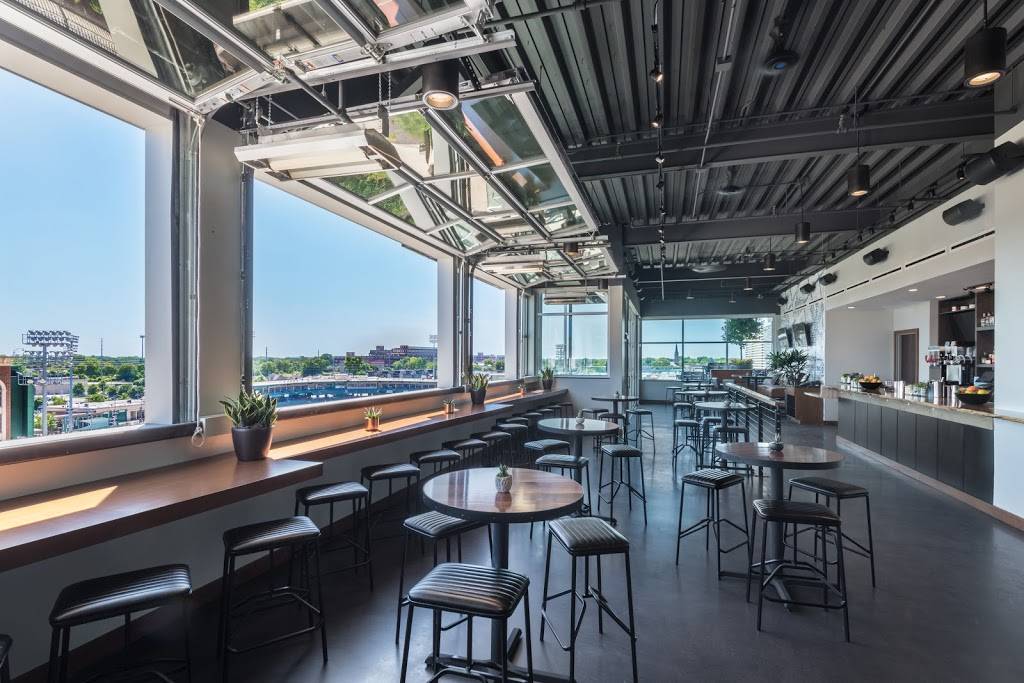 Conners Rooftop Fort Wayne | restaurant | 223 W Jefferson Blvd #750, Fort Wayne, IN 46802, USA | 2604671638 OR +1 260-467-1638