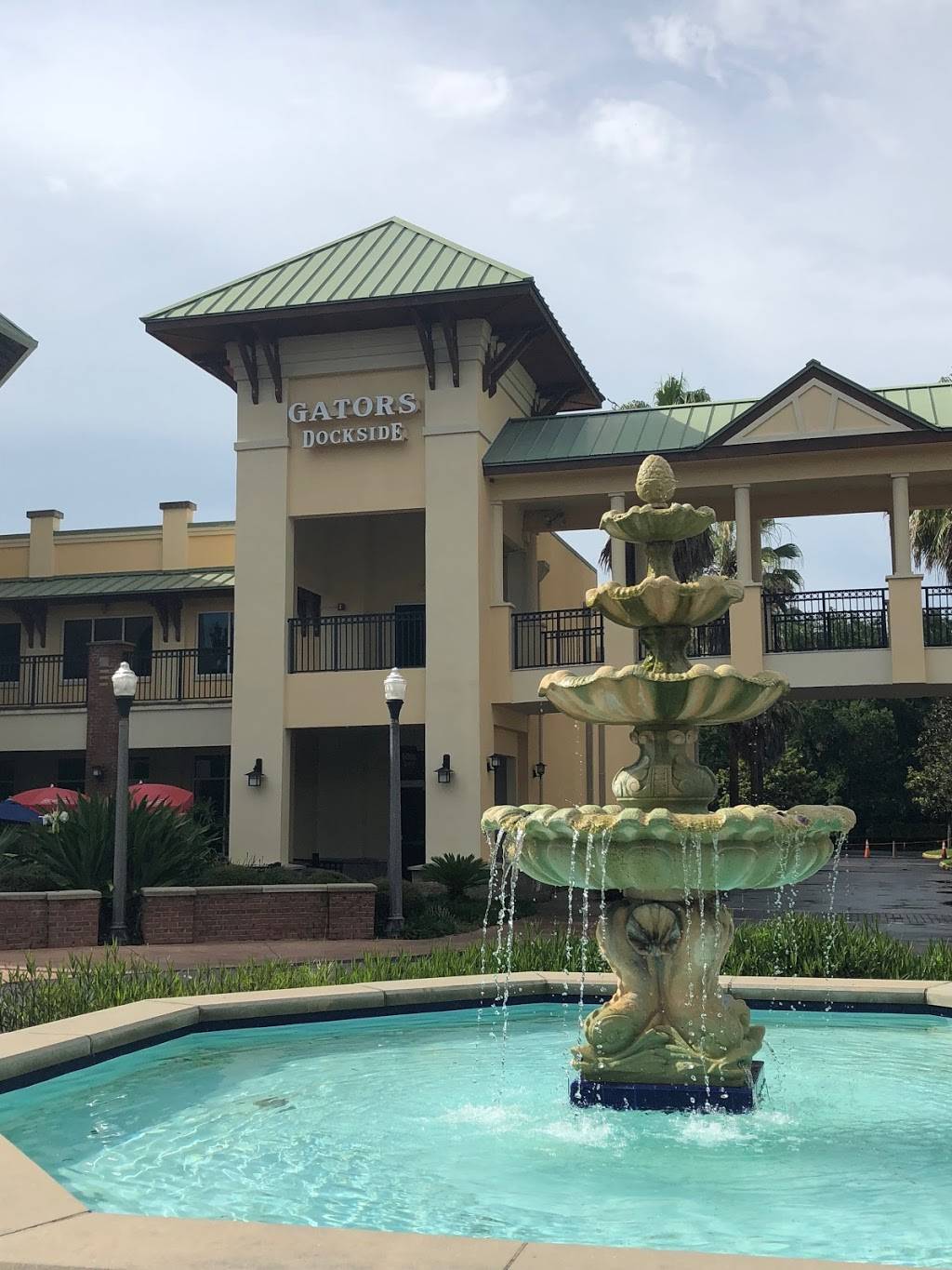 Gators Dockside Gainesville | restaurant | 3842 W Newberry Rd #1a, Gainesville, FL 32607, USA | 3523384445 OR +1 352-338-4445