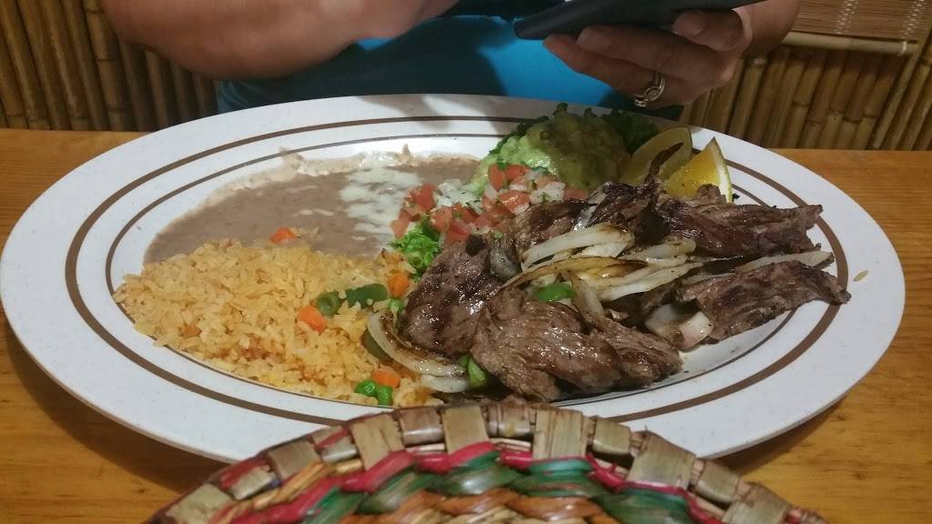 La Parrilla Guacamole Grill | restaurant | 10922 Beach Blvd, Stanton, CA 90680, USA | 7142260523 OR +1 714-226-0523