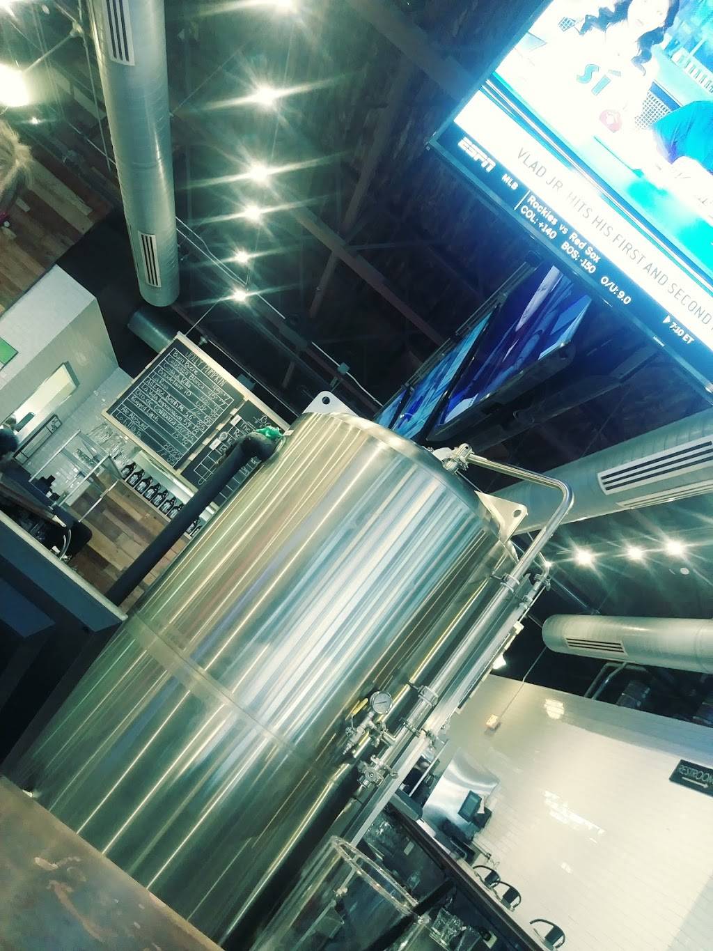 Bar Louie - Royal Oak | night club | 510 S Main St, Royal Oak, MI 48067, USA | 2489512195 OR +1 248-951-2195