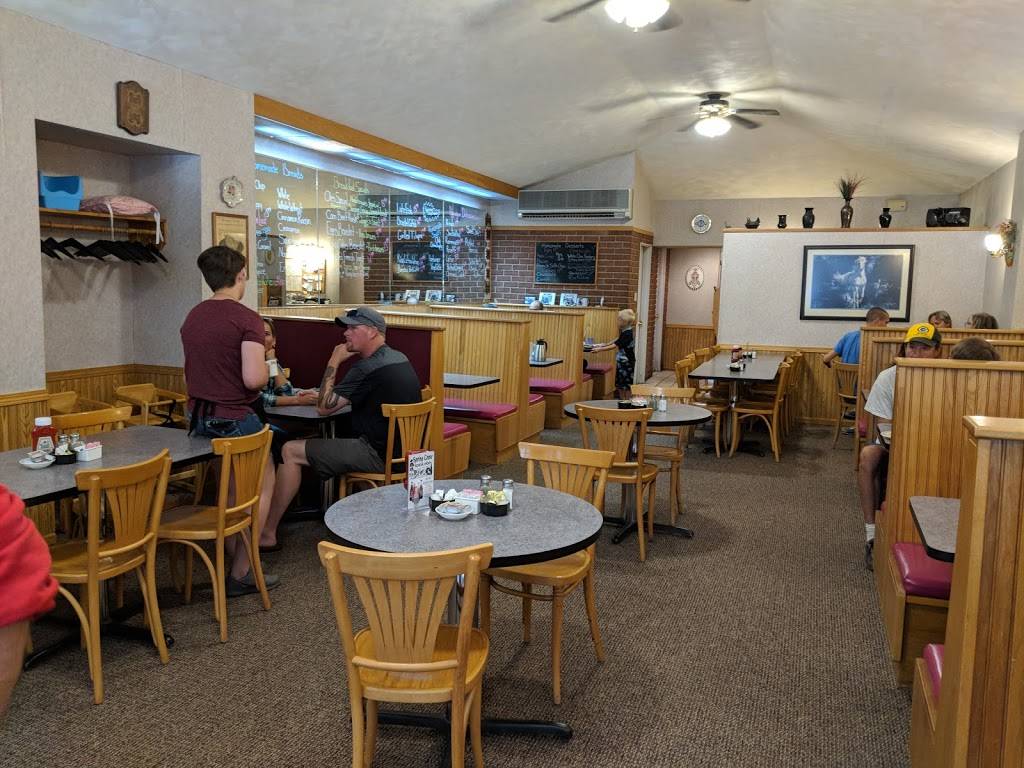 Rubys Restaurant & Catering | restaurant | 120 E Water St, Decorah, IA 52101, USA | 5633822558 OR +1 563-382-2558