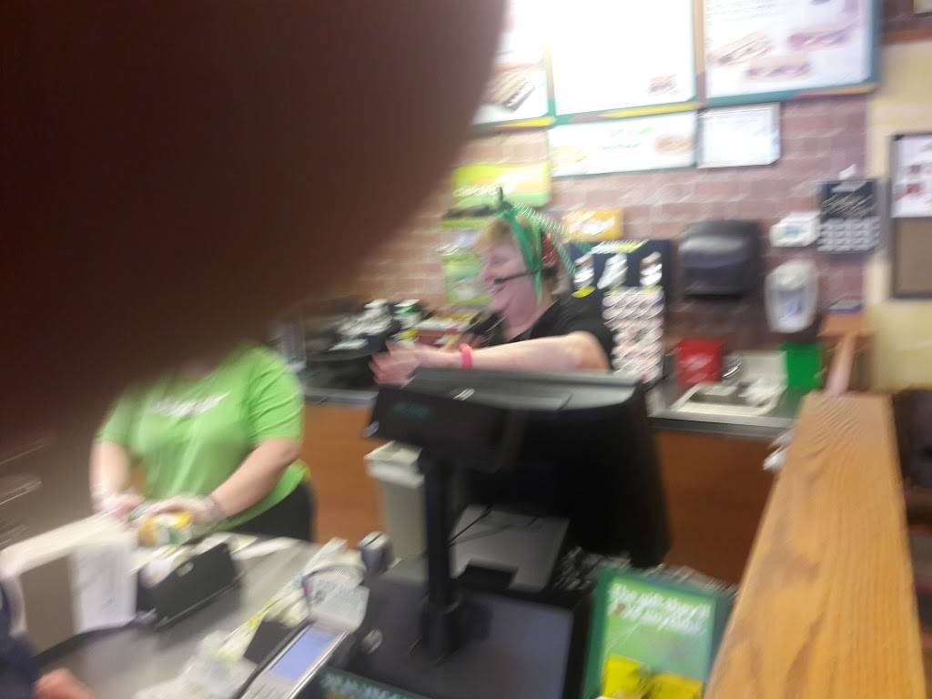 Subway Restaurants | restaurant | 7569 E US Hwy 36, Avon, IN 46123, USA | 3172727359 OR +1 317-272-7359