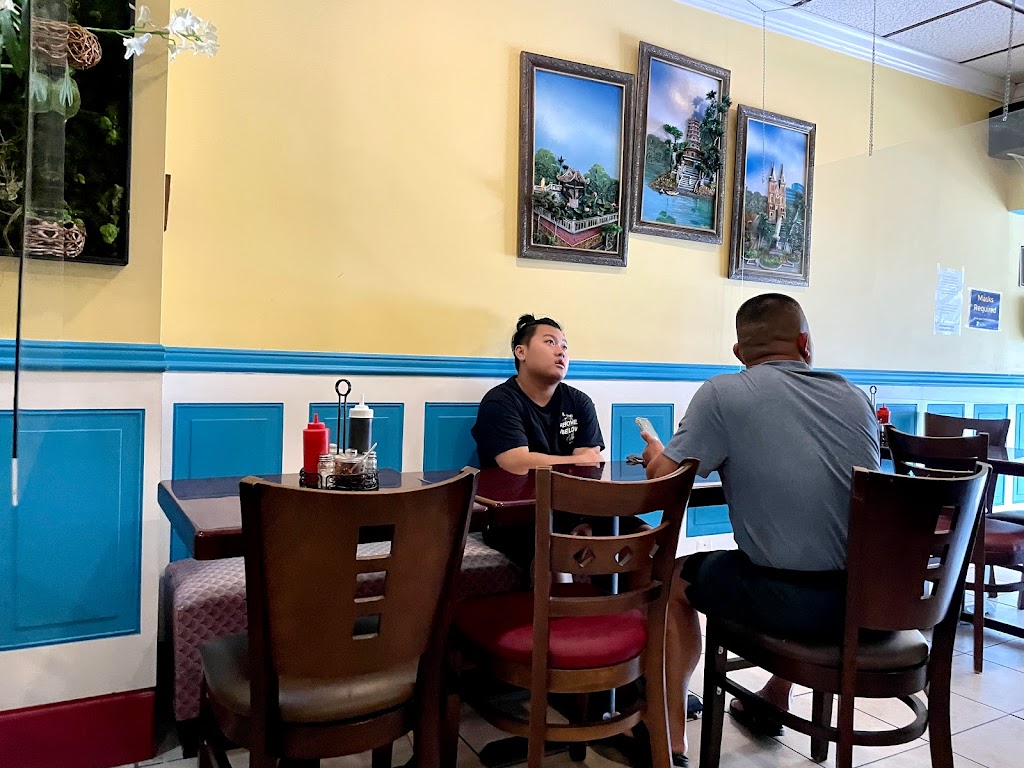 Phở Cyclo Café | restaurant | 2124 S Broad St, Philadelphia, PA 19145, USA | 2156449914 OR +1 215-644-9914