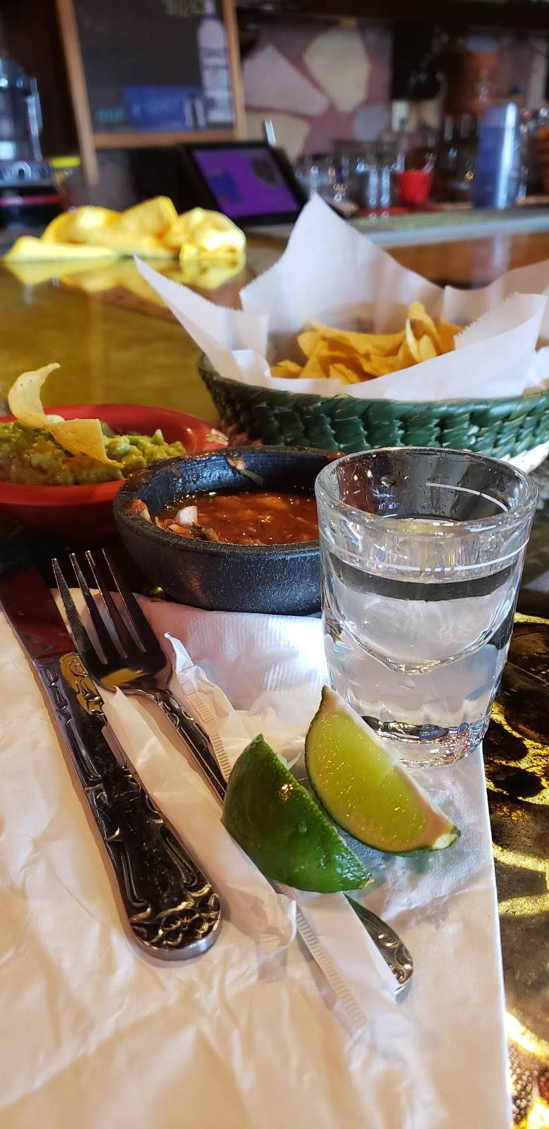 Los Pepes | restaurant | 611 Goerig St, Woodland, WA 98674, USA | 3602257753 OR +1 360-225-7753