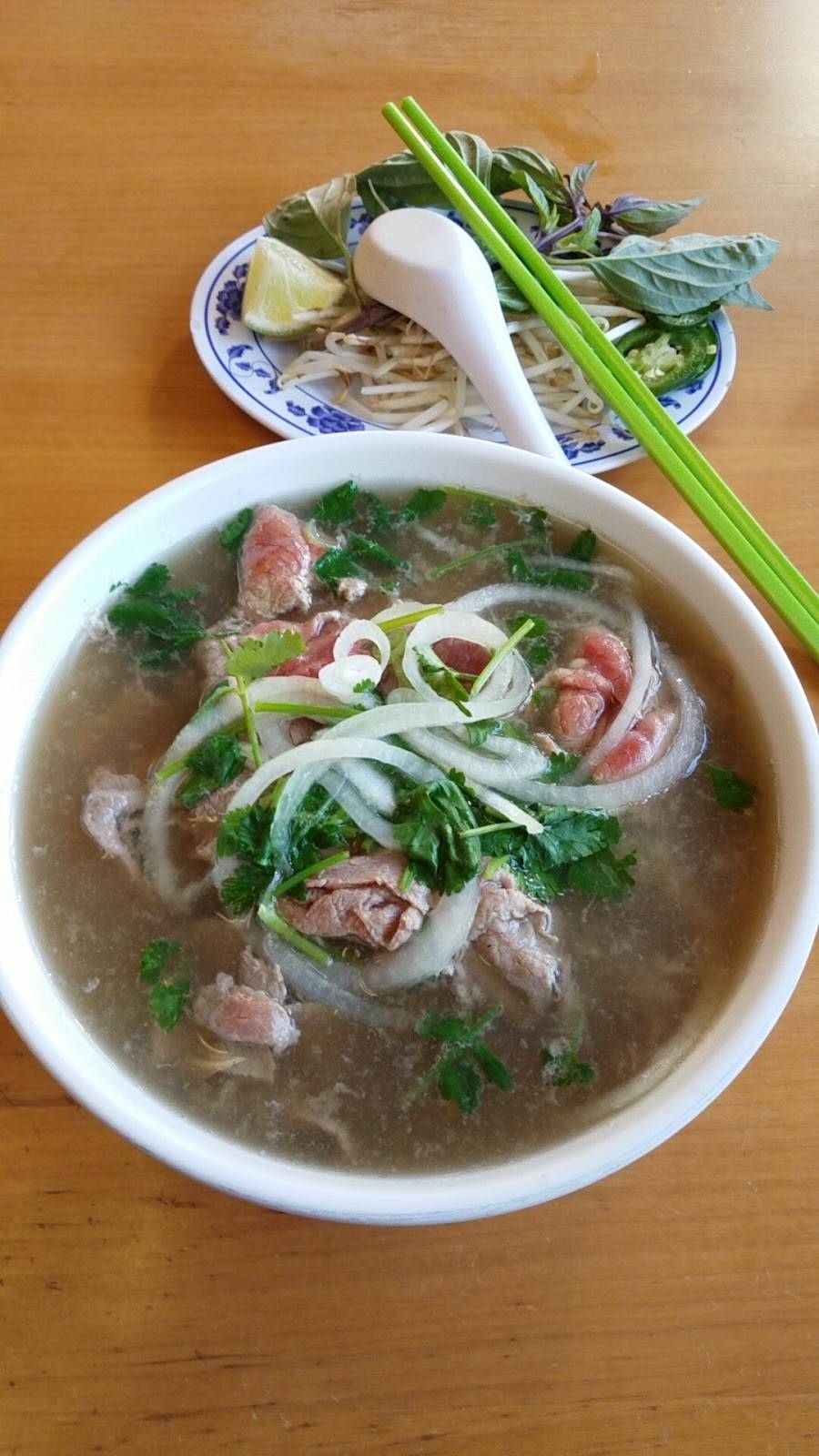 Pho Sao Bien Restaurant | restaurant | 1958 Garnet Ave, San Diego, CA 92109, USA | 8582729612 OR +1 858-272-9612