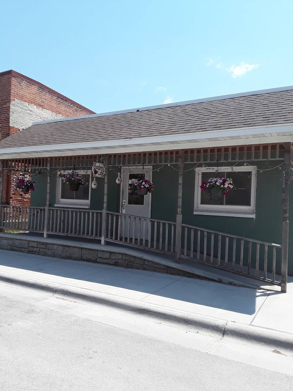 Burdeys Cafe | restaurant | 417 Mill St, Peterson, MN 55962, USA | 5078752424 OR +1 507-875-2424