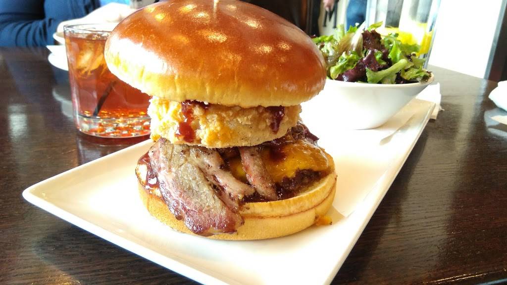 b Springfield | restaurant | 1000 W Columbus Ave, Springfield, MA 01105, USA | 4132858296 OR +1 413-285-8296