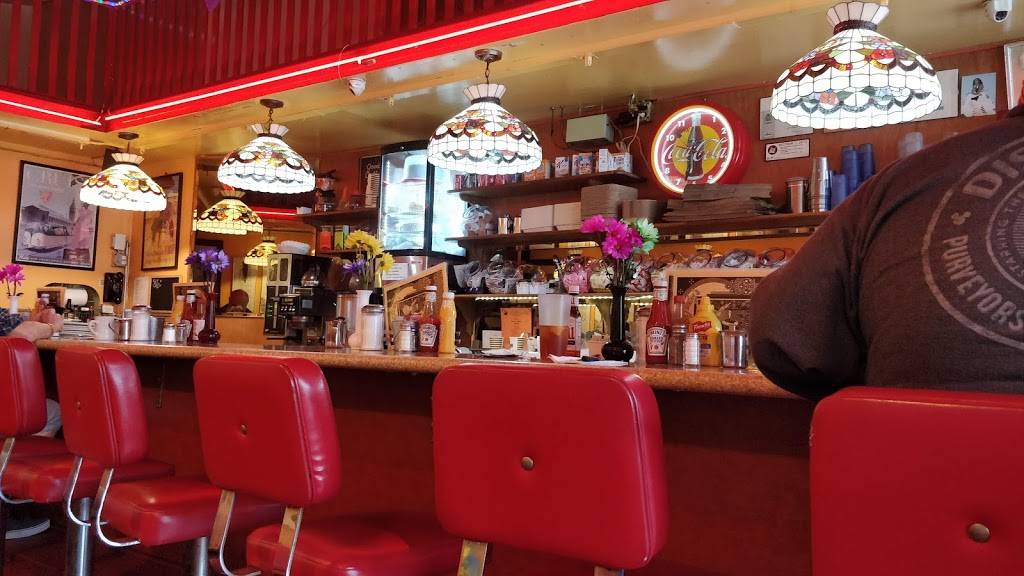 Orphan Andys | restaurant | 3991 17th St, San Francisco, CA 94114, USA | 4158649795 OR +1 415-864-9795