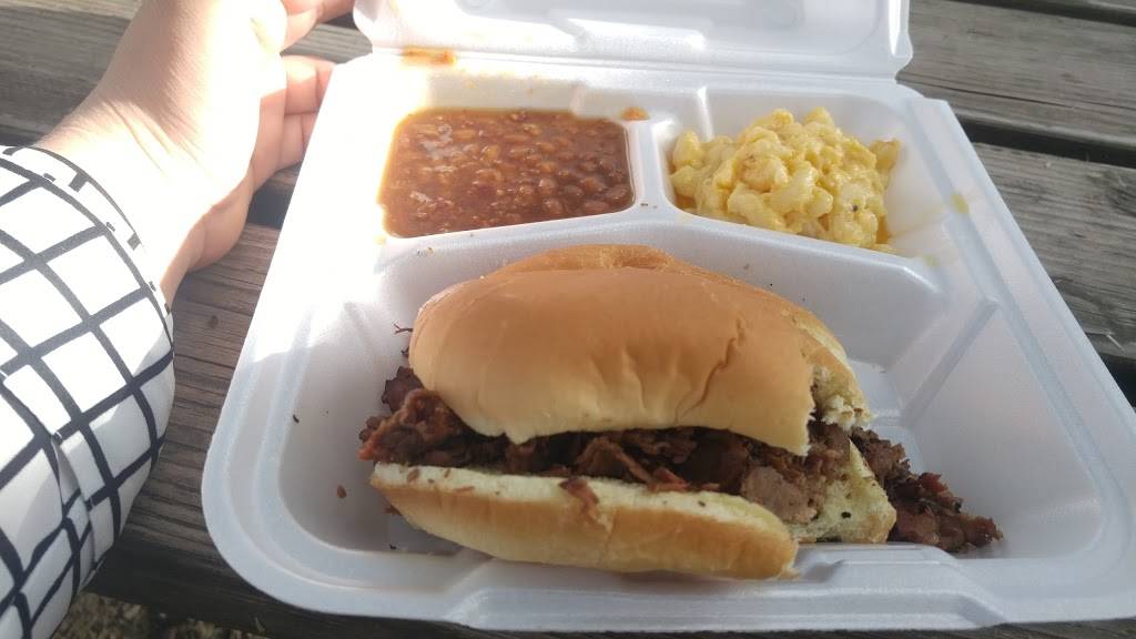 Whiskey Ranch BBQ Co | restaurant | 70 S Val Vista Dr A3-419, Gilbert, AZ 85296, USA | 4802338806 OR +1 480-233-8806