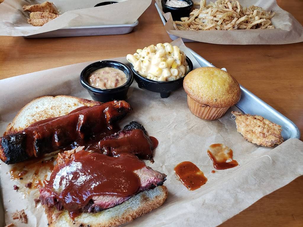 Famous Daves Bar-B-Que | restaurant | 2206 E Williams Field Rd Suite 101, Gilbert, AZ 85296, USA | 4807222781 OR +1 480-722-2781