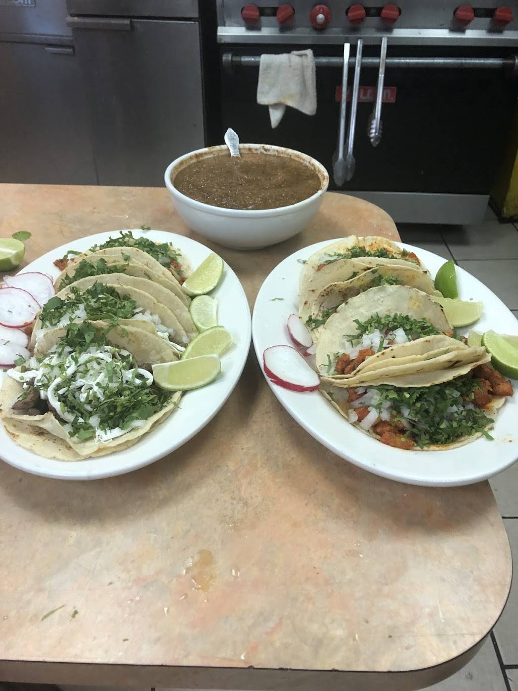 San Miguel restaurant and bakery | restaurant | 133 Hanover St, Meriden, CT 06451, USA | 2032370444 OR +1 203-237-0444