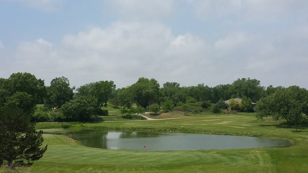 Crazy Horse Sports Club And Golf Course | restaurant | 922 Crazy Horse Rd, Hutchinson, KS 67502, USA | 6206635301 OR +1 620-663-5301