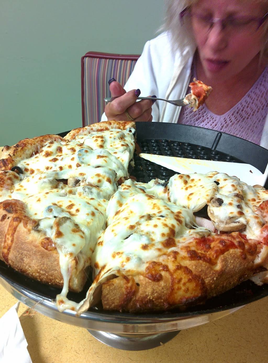 Basil Boys | meal takeaway | 125 W Chicago Blvd, Tecumseh, MI 49286, USA | 5174231875 OR +1 517-423-1875