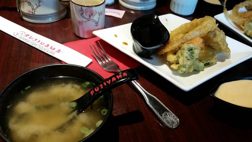 Fujiyama Japanese Steakhouse | restaurant | 9989 Silverdale Way NW #109, Silverdale, WA 98383, USA | 3606925888 OR +1 360-692-5888