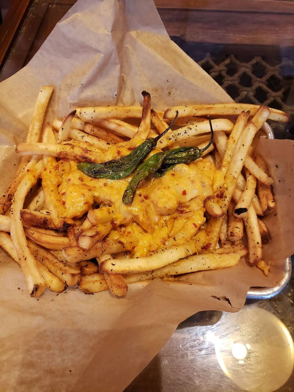 Fry Madness | restaurant | 555 S Spring St, Los Angeles, CA 90013, USA | 2137972847 OR +1 213-797-2847