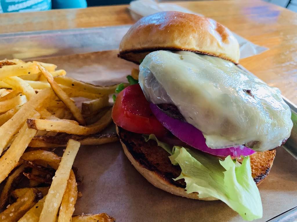 SoHo Social | restaurant | 1830 29th Ave S Ste 160, Homewood, AL 35209, USA | 2054238080 OR +1 205-423-8080