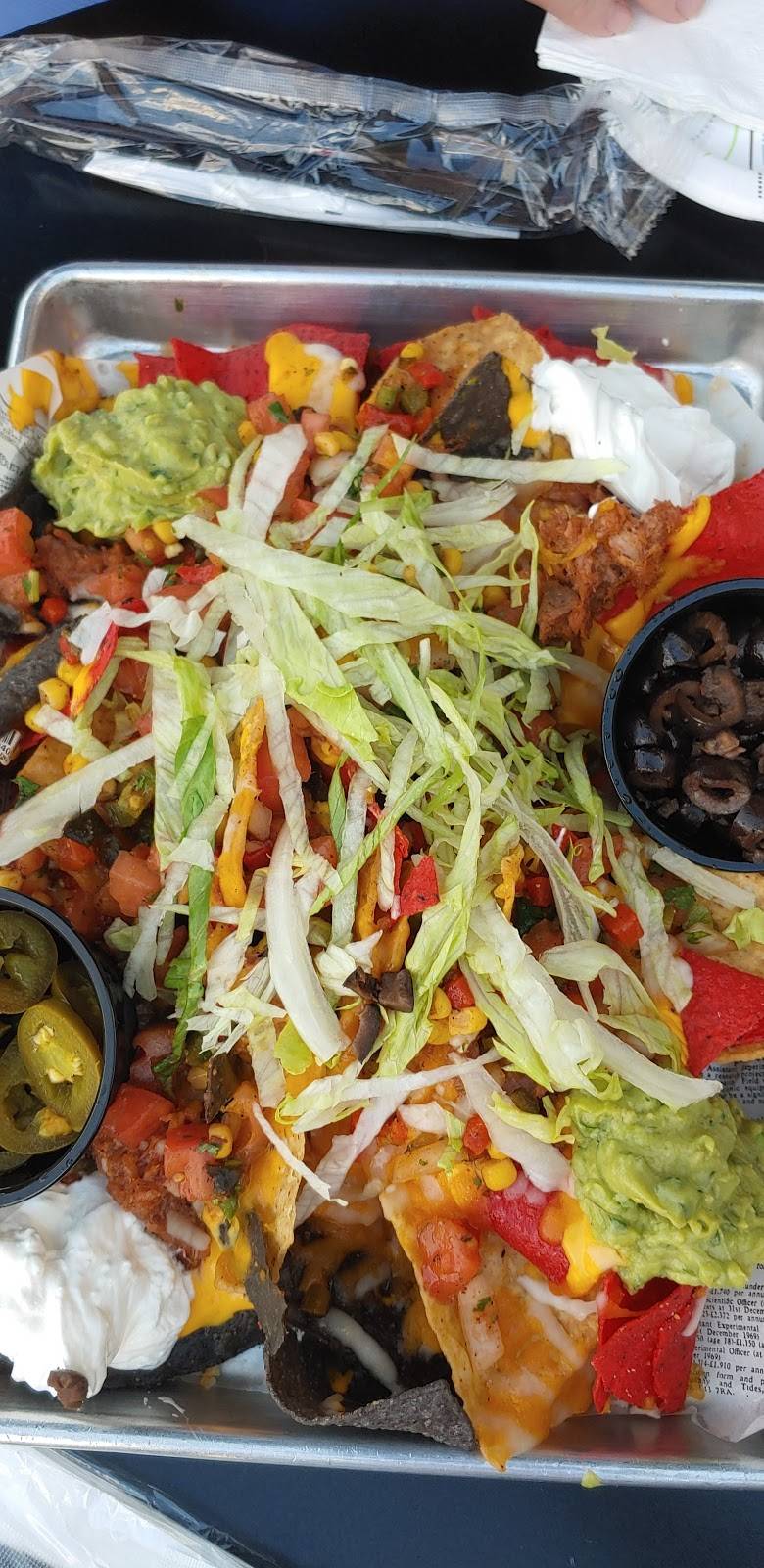 Dannys Pizza and Burger Bar | restaurant | 639 E Boughton Rd Suite 105, Bolingbrook, IL 60440, USA | 6307555522 OR +1 630-755-5522