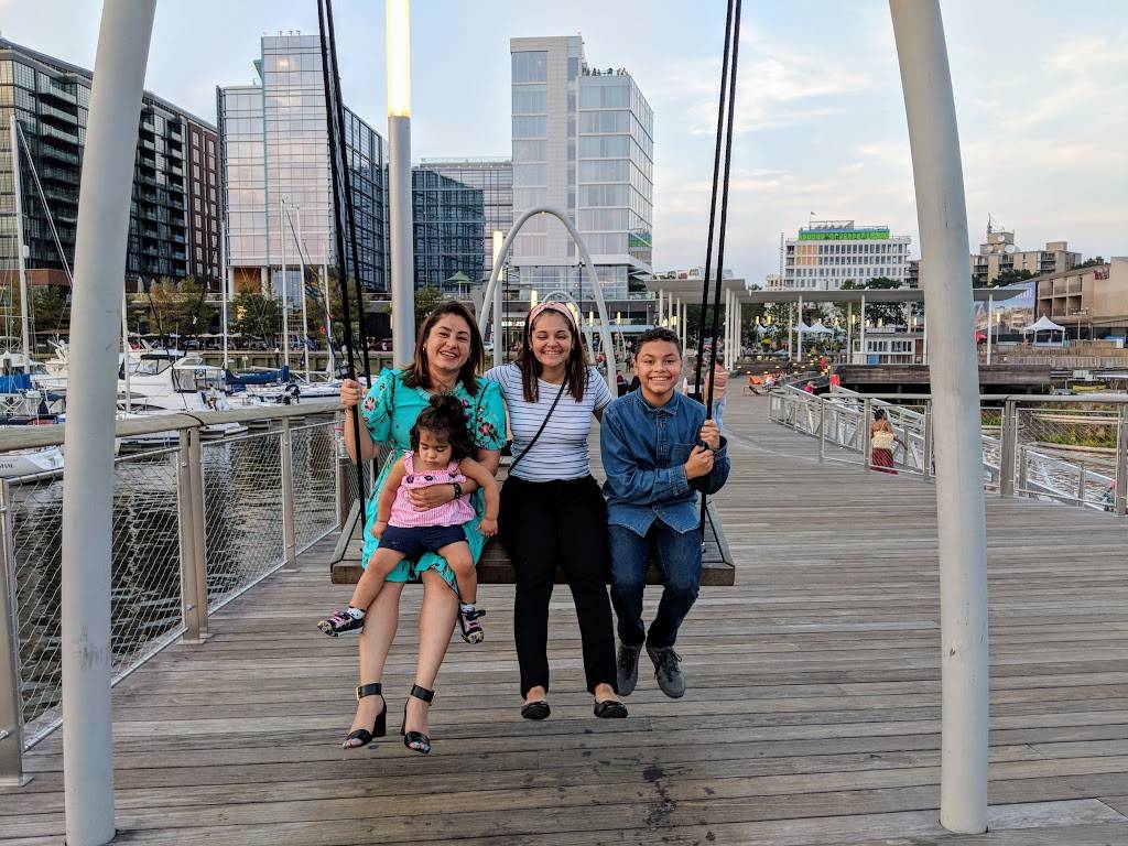 King Ribs | restaurant | Wharf Street Southwest, 690 Water St SW, Washington, DC 20024, USA | 2025773670 OR +1 202-577-3670