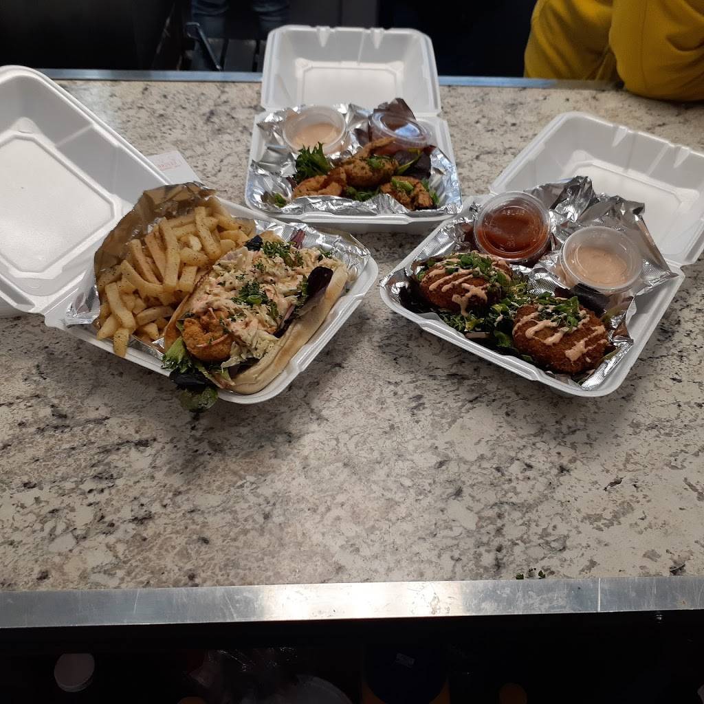 Bgood burgers | restaurant | 1995 Fillmore Ave, Buffalo, NY 14214, USA | 7169315659 OR +1 716-931-5659