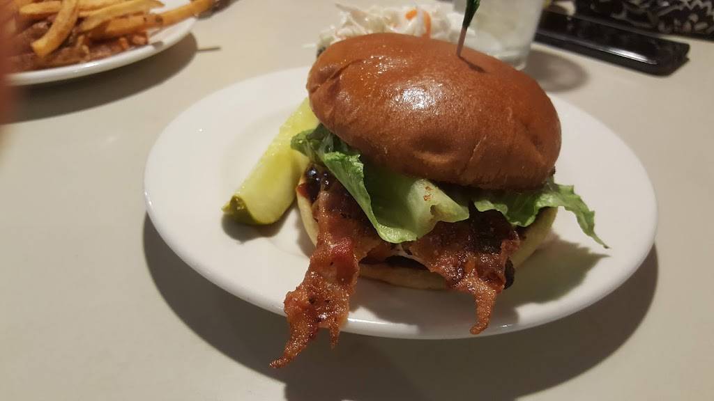 Flat Iron Cafe | restaurant | 1114 Center St, Cleveland, OH 44113, USA | 2166966968 OR +1 216-696-6968