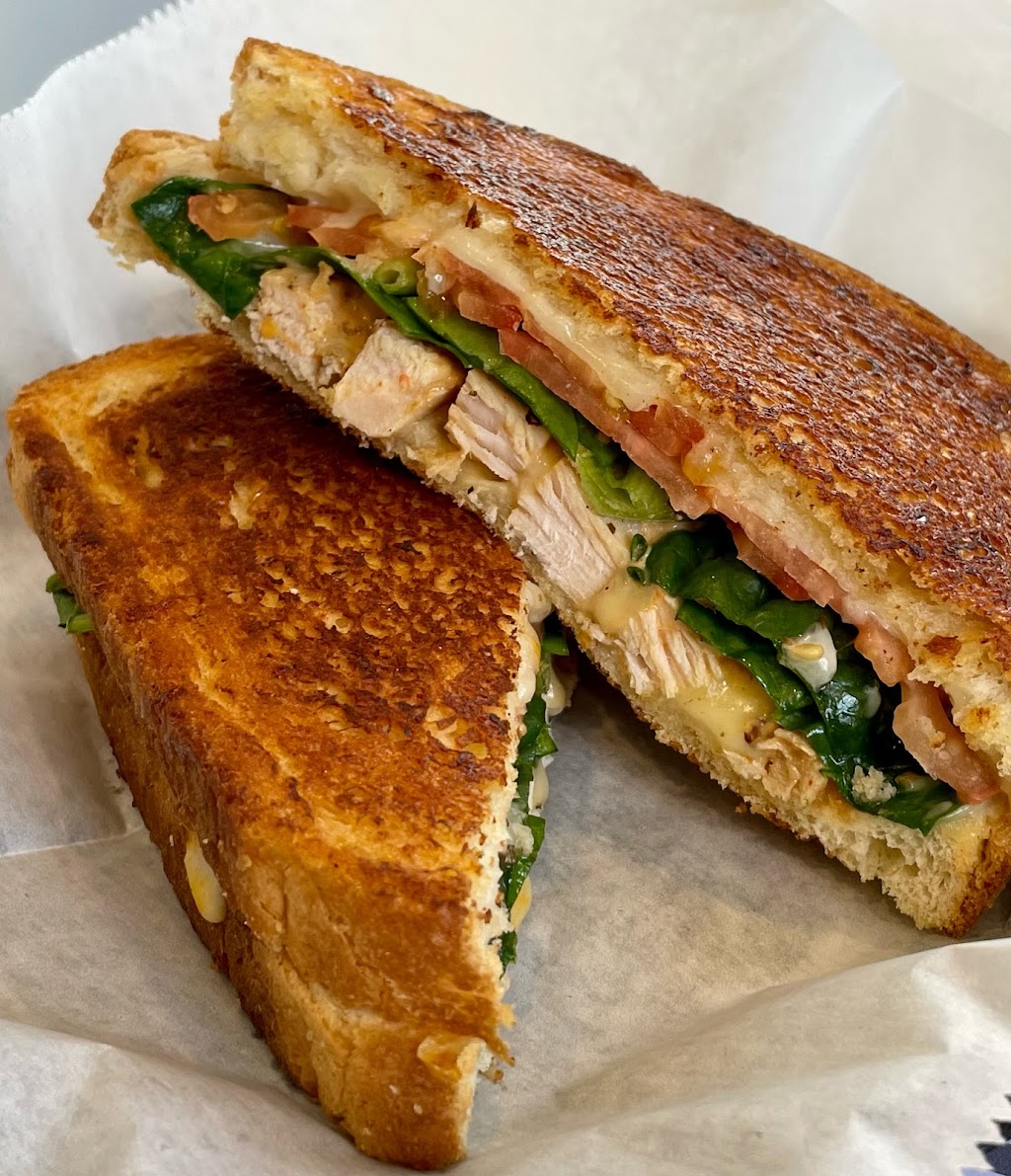 Social House Kitchen | restaurant | 9 Beach St, Saco, ME 04072, USA | 2074947426 OR +1 207-494-7426