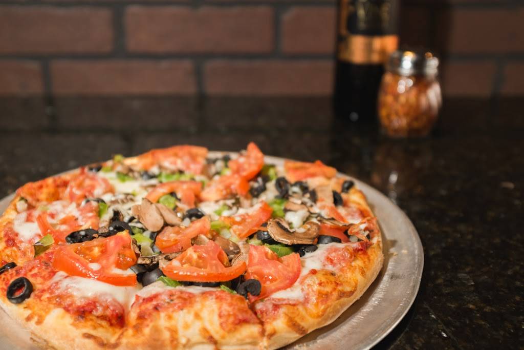 Two Guys Pasta and Pizza | restaurant | 2566 E Highland Ave, Highland, CA 92346, USA | 9098627700 OR +1 909-862-7700