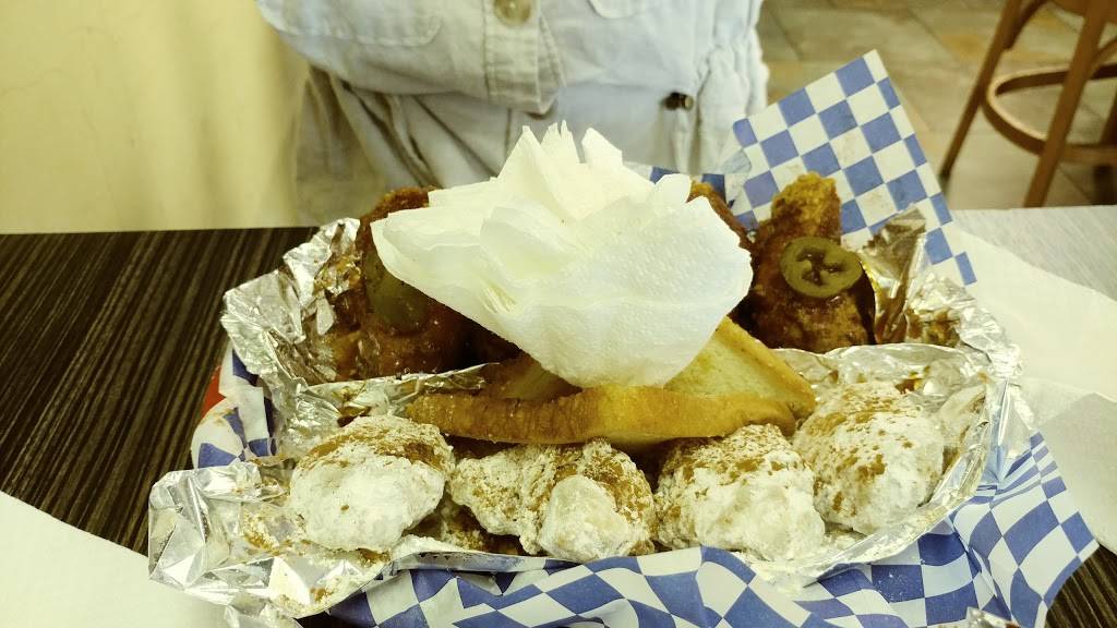 Waynes Wings | restaurant | 4453 Walzem Rd, San Antonio, TX 78218, USA | 2103003891 OR +1 210-300-3891