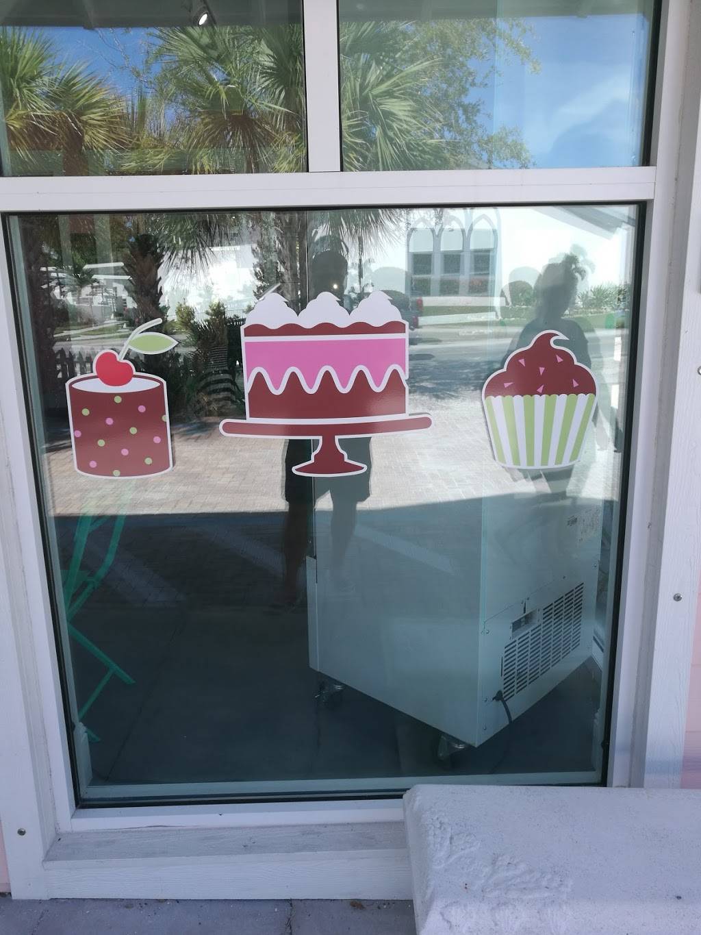 Hometown Desserts | restaurant | 507 Pine Ave, Anna Maria, FL 34216, USA | 9418963167 OR +1 941-896-3167