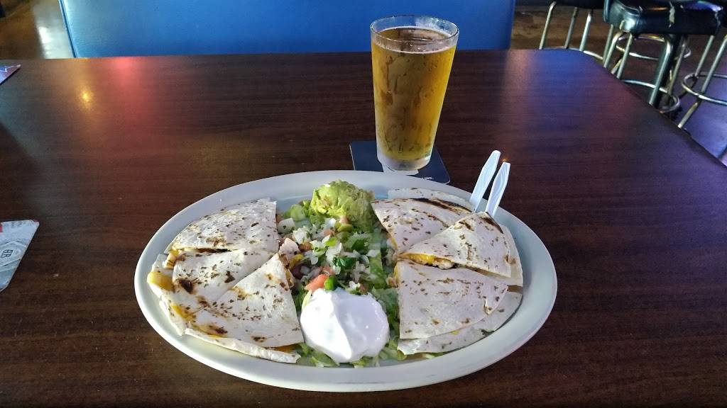 Broncos Sports Bar & Grill | restaurant | 900 Airport Fwy #166, Hurst, TX 76054, USA | 8174980600 OR +1 817-498-0600