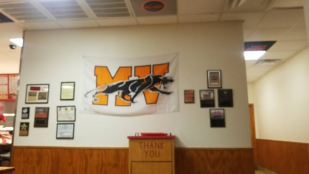 Bushs Chicken | restaurant | 935 Old US Hwy 90 E, Castroville, TX 78009, USA | 8305382800 OR +1 830-538-2800