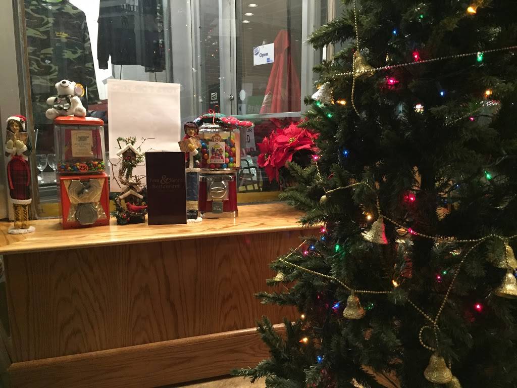 Tom & Rays Family Restaurant | restaurant | 9805 Main St Suite 206, Damascus, MD 20872, USA | 2405093300 OR +1 240-509-3300