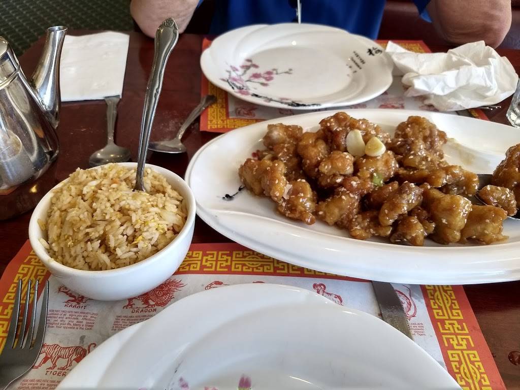 Lins Garden | restaurant | 5560 William Flinn Hwy, Gibsonia, PA 15044, USA | 7244433688 OR +1 724-443-3688