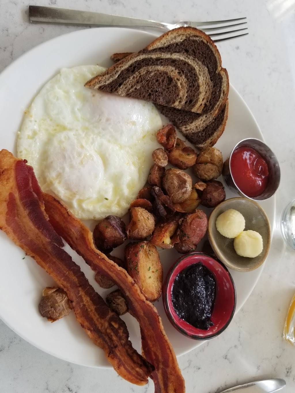 Village Social | restaurant | 445 Winery Rd, Asheville, NC 28803, USA | 8282575968 OR +1 828-257-5968