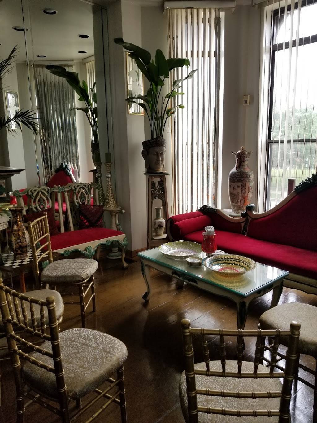 Sinhá | restaurant | 2018 W Adams St, Chicago, IL 60612, USA | 3124918200 OR +1 312-491-8200