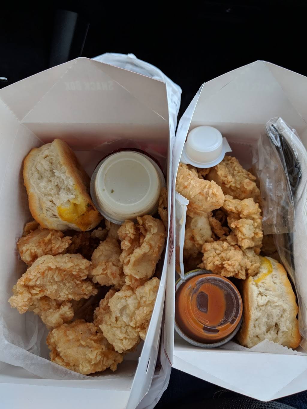 Lees Famous Recipe Chicken | restaurant | 119 Commercial Ave SW, New Philadelphia, OH 44663, USA | 3303391848 OR +1 330-339-1848