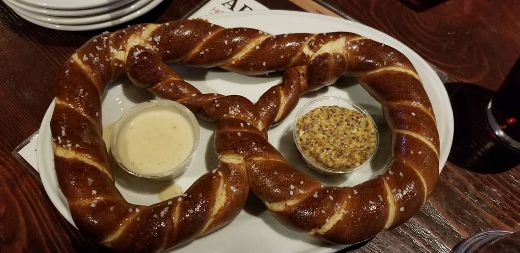 Gaslamp Tavern | restaurant | 868 Fifth Ave, San Diego, CA 92101, USA | 6192393339 OR +1 619-239-3339